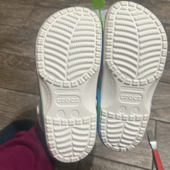 Crocs Kids' Classic Tie Dye Clogs (Little Kid/Big Kid) - Picture 5 of 5